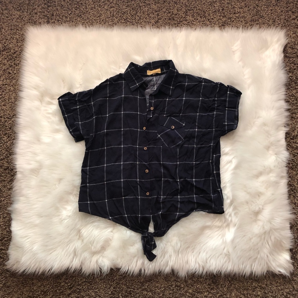 Women’s button up blouse
